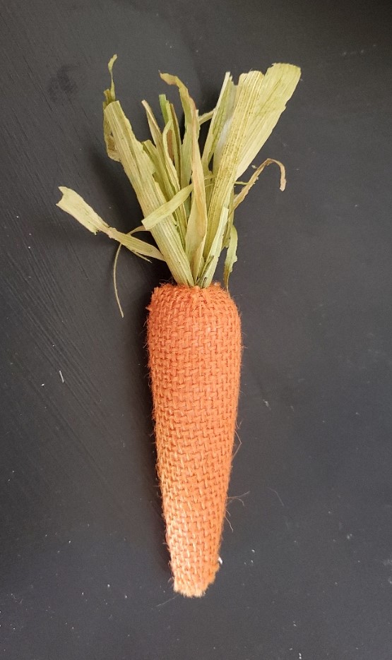Fabric carrot for nose